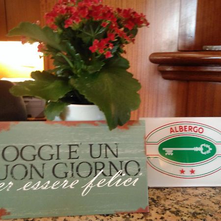 Hotel Elena Verona Bagian luar foto