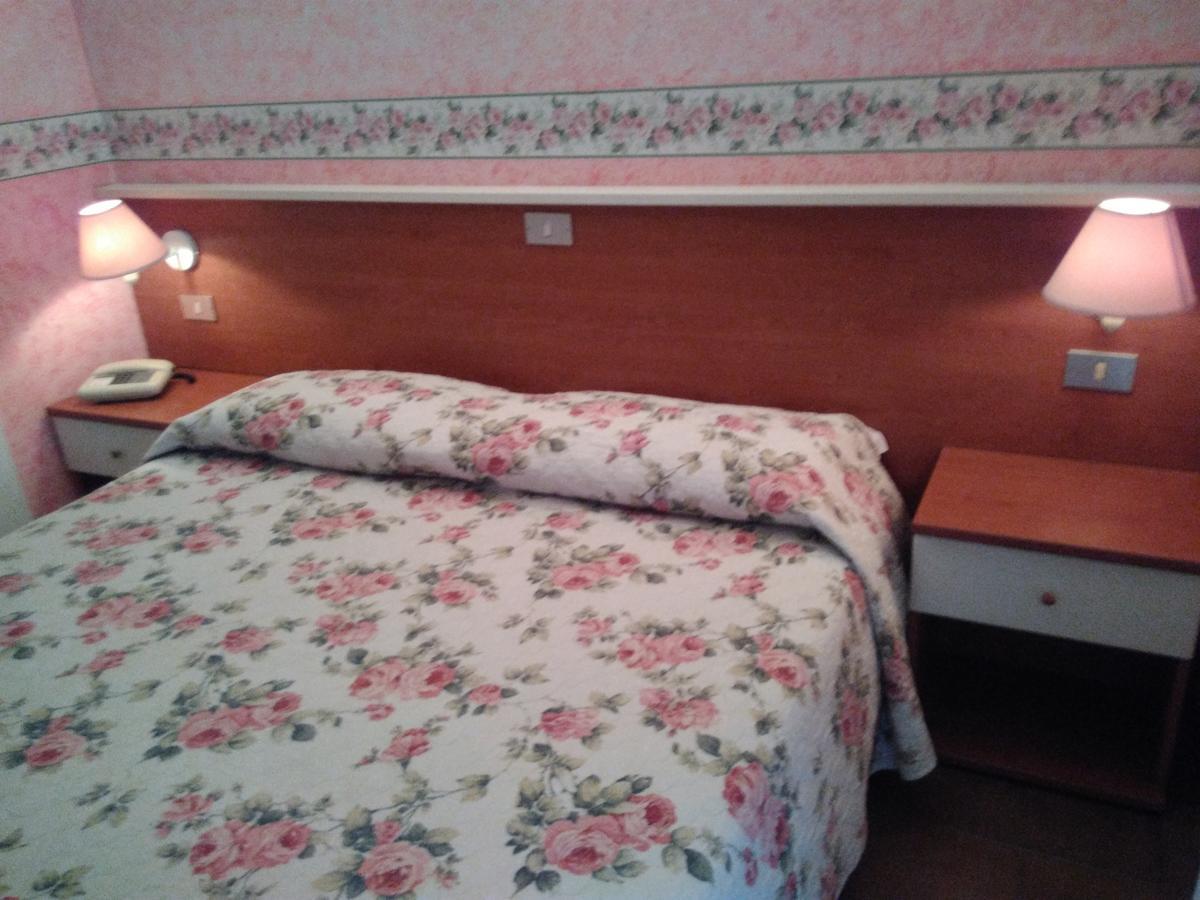 Hotel Elena Verona Bagian luar foto