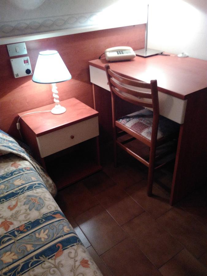 Hotel Elena Verona Bagian luar foto