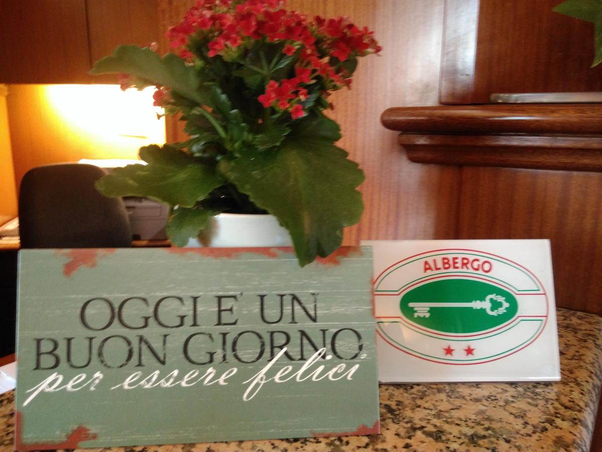 Hotel Elena Verona Bagian luar foto